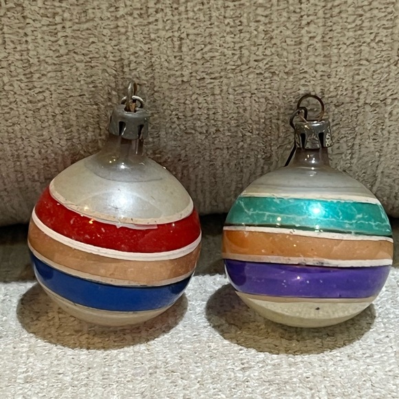 Antique Mini Hand Painted Glass Ornaments Lot of 3 - Picture 3 of 7